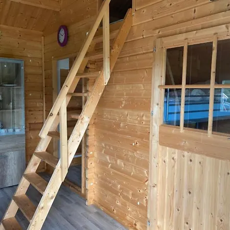Poppes Ranch Bauerhof & Campingplaetze * Zepelin