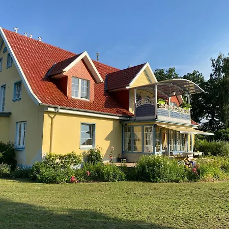 Poppes Ranch Bauerhof & Campingplaetze Zepelin
